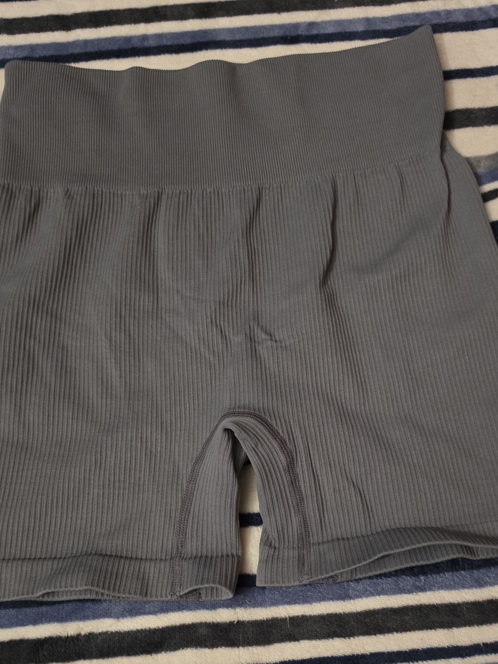 Source Unknown Medium Ribbed Athletic Shorts in Dark Gray